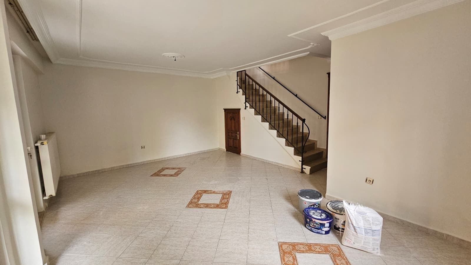 ALTIN EMLAK'tan Cumhuriyet Mahallesi'nde Kiralık 4+2 Villa !