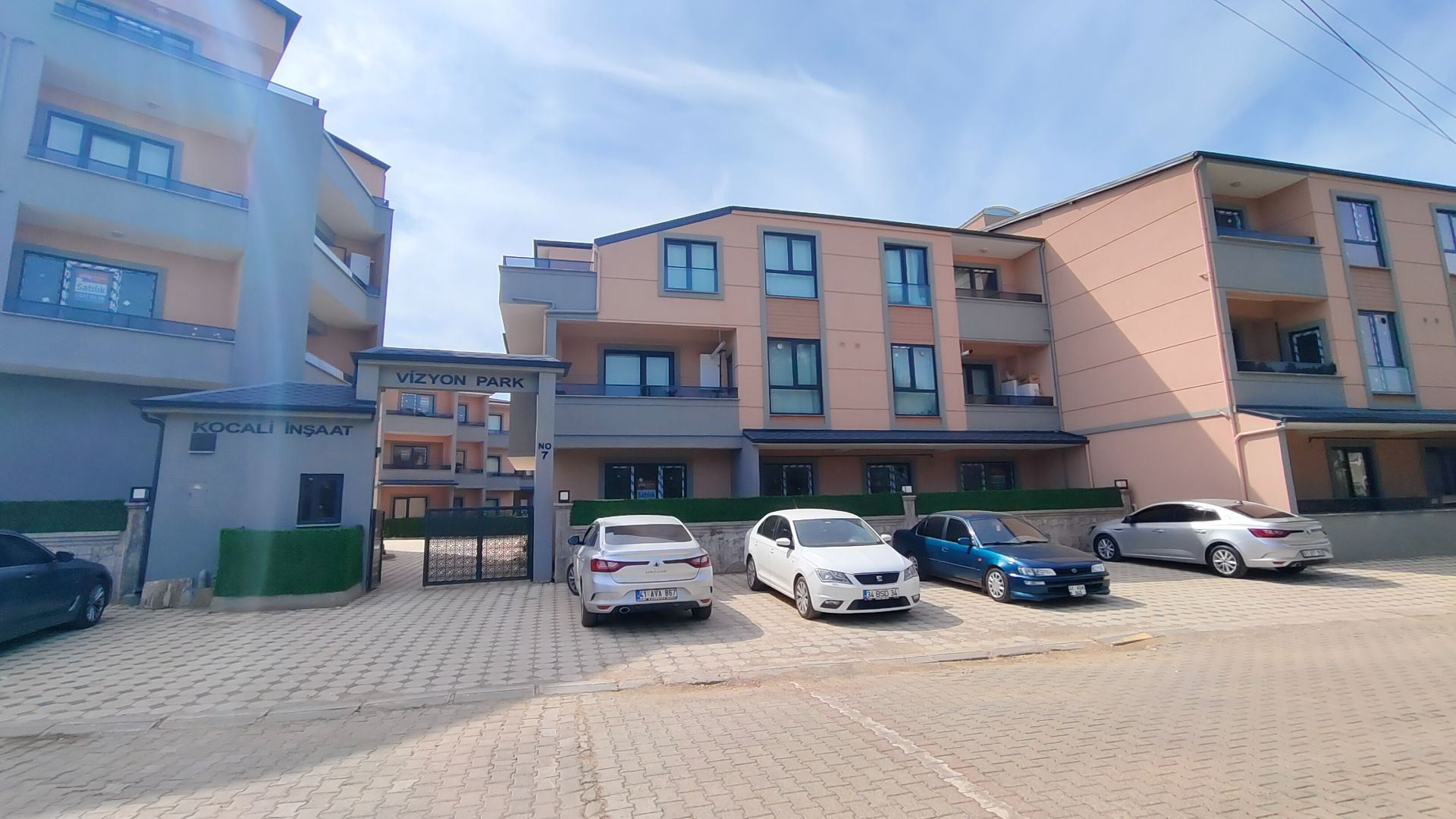 ALTIN EMLAK'TAN VİZYON PARK SİTESİ'NDE 1+1 GENİŞ,BAHÇELİ DAİRE