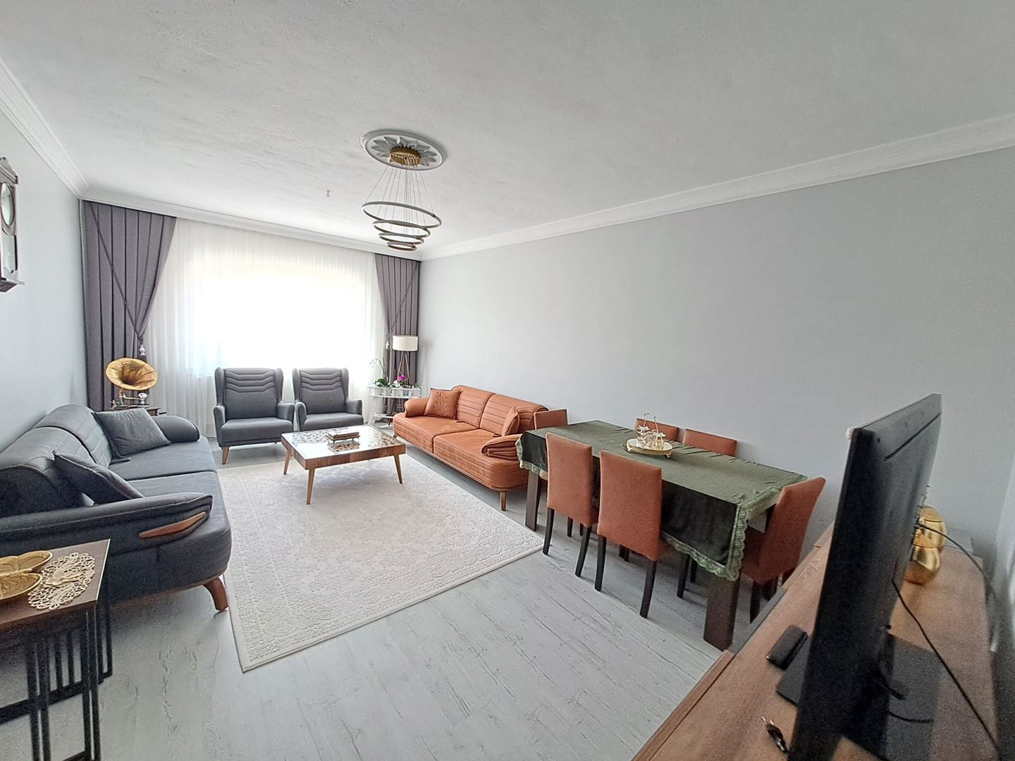 ÖĞRETMEN EVİ YANINDA 3+1 MASRAFSIZ, MÜKEMMEL DAİRE
