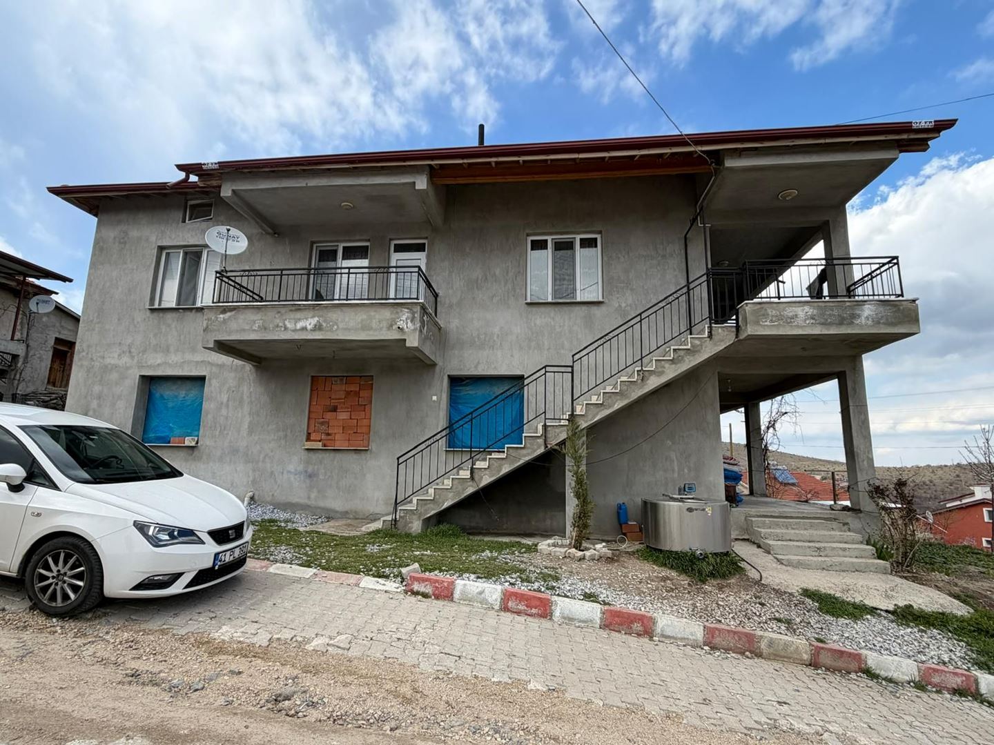 Değirmenayvalı Beldesinde satılık kompla ev
