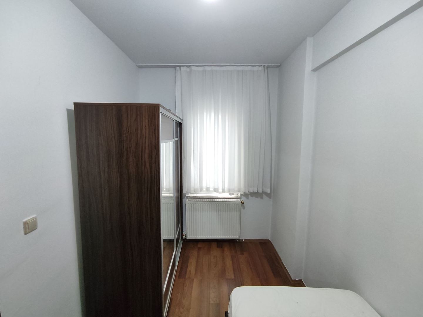 ALTIN EMLAK'tan YENİŞEHİR KAYMAKAMLIK BİNASI ARKASI EŞYALI 1+1