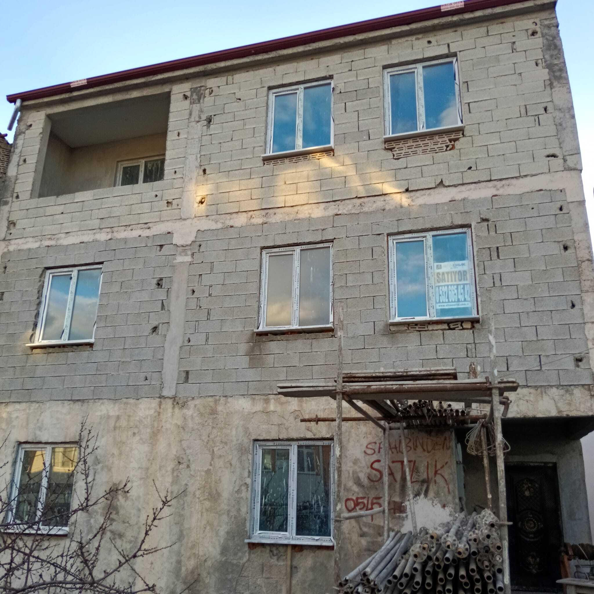 Yukarı Selçuklu'da 4 Katlı Satılık Bina..1 Daire Fiyatına Fırsat