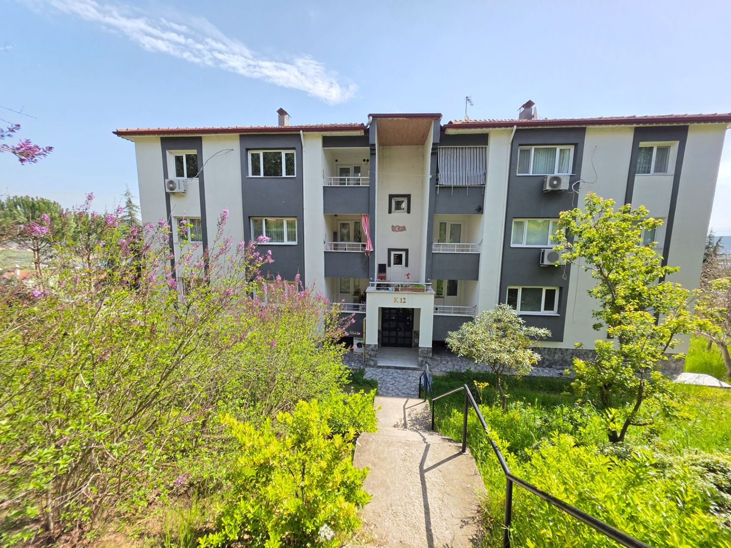 İzmit Tepeköy'de Göl Manzaralı Kiralık 3+1 Daire (TOKİ 185. Ada)